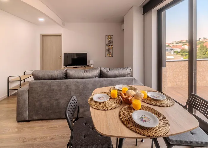 Apartament Terrace Flat By House And People *