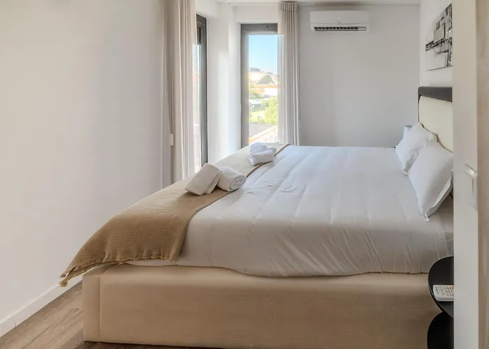 Terrace Flat By House And People * Braga